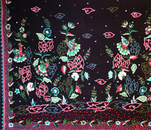 Charger l&#39;image dans la galerie, Batik Cloth 40&quot; x 88&quot;
