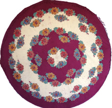 Charger l&#39;image dans la galerie, Round Tablecloth 76&quot; - includes 6 napkins
