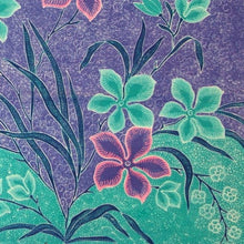 Charger l&#39;image dans la galerie, Batik Cloth 51&quot; x 82&quot;
