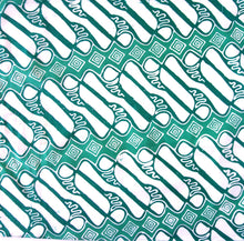 Load image into Gallery viewer, Table Napkins 18&quot; x 18&quot; - Set of 4
