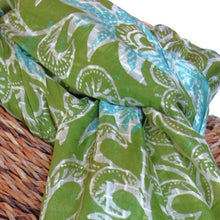 Charger l&#39;image dans la galerie, Silk Scarf 40&quot; x 80&quot;
