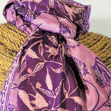 Load image into Gallery viewer, Silk Scarf 31`&quot; x 72&quot;
